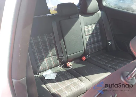 2013 Volkswagen Gti z USA, uszkodzony, nr VIN WVWFV7AJ7DW124927